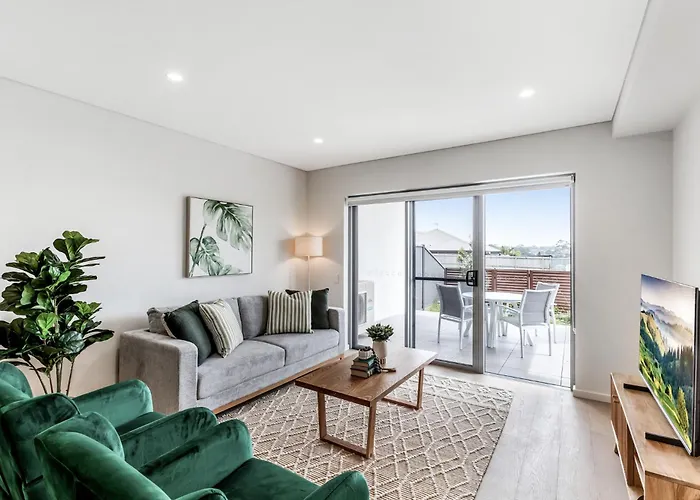 Pristine 3-Bed Kiama Unit With Courtyard